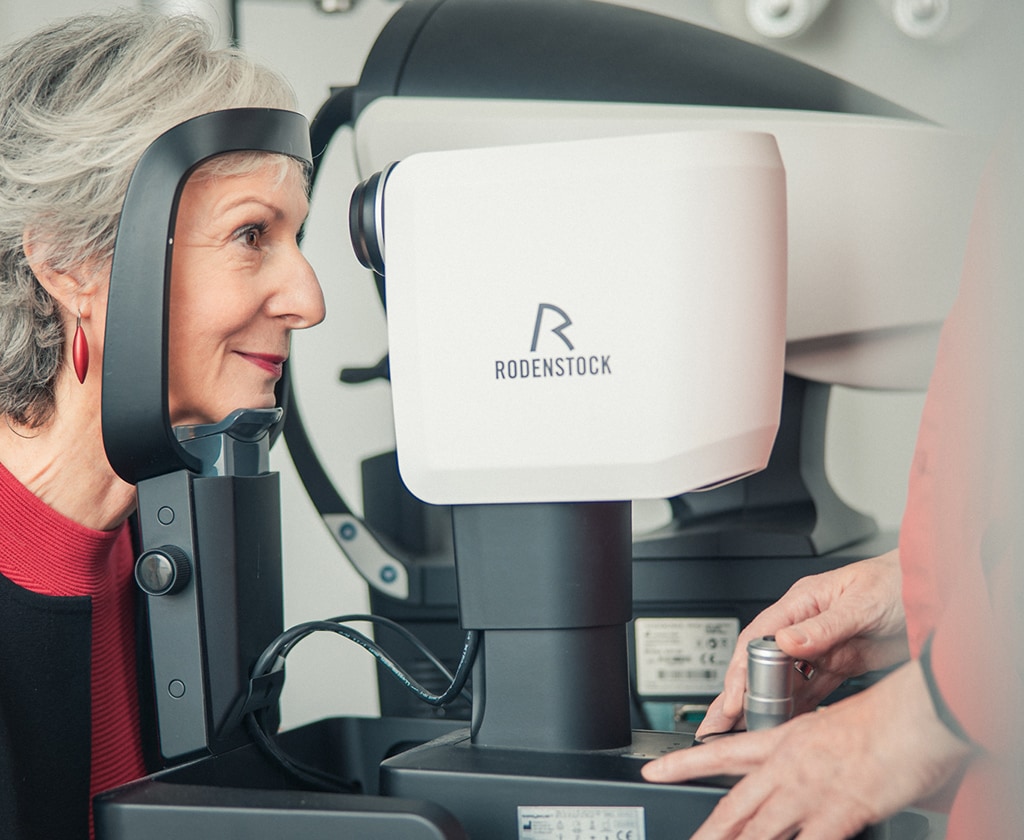 Augenmessung mit dem Rodenstock DNEye® bei Top Optik in Stuttgart-West