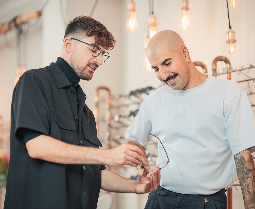 Fachberatung zu Brett Eyewear Brillen bei Top Optik Stuttgart