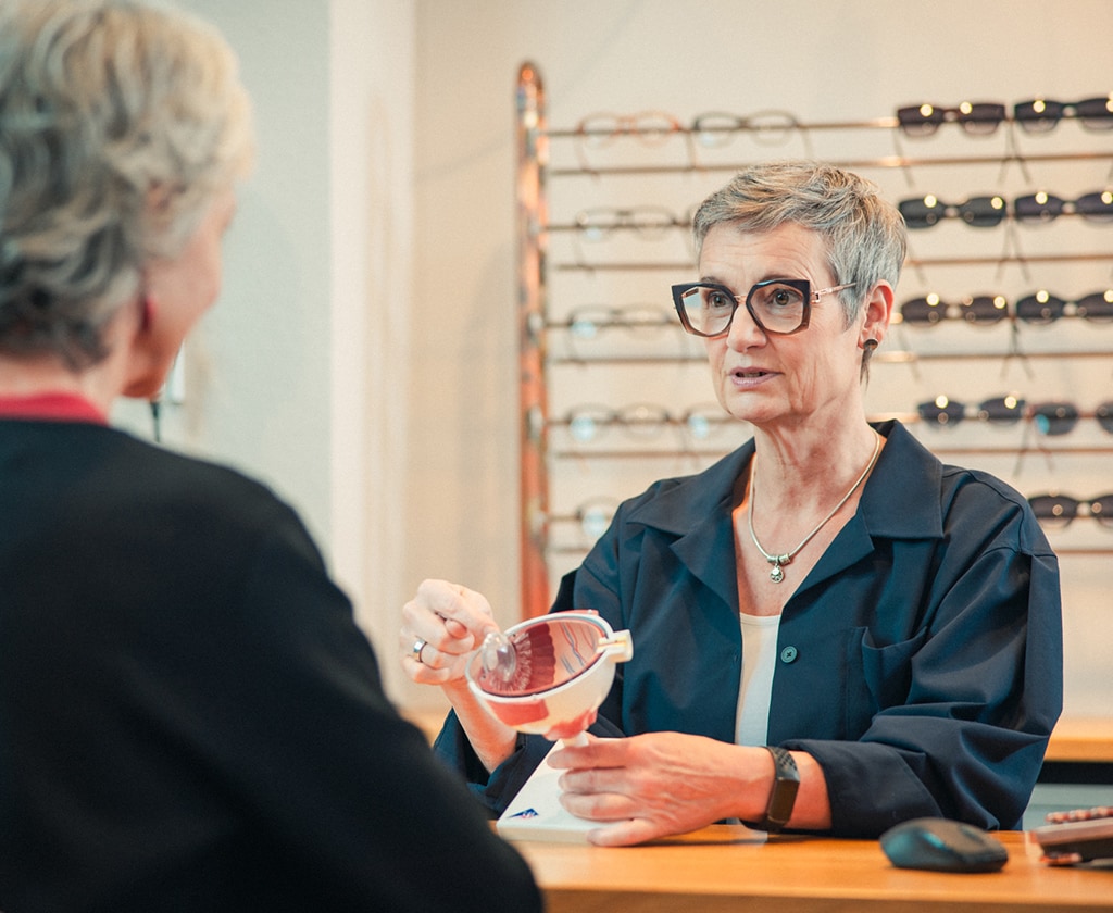 Kompetente Beratung zum Netzhautscreening bei Top Optik Stuttgart