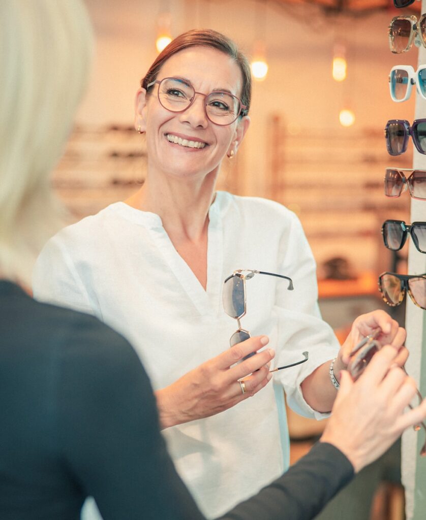 Individuelle Sonnenbrillen-Kaufberatung und große Auswahl bei Top Optik in Stuttgart
